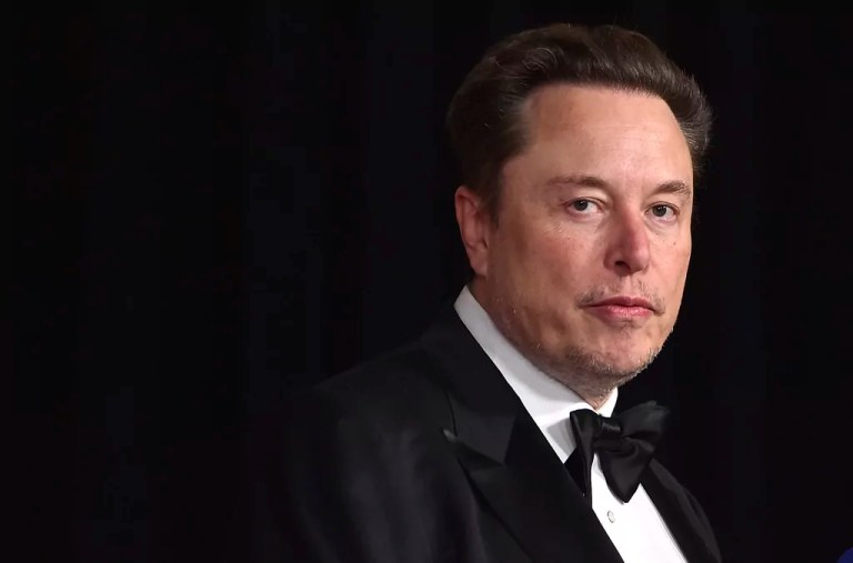 Musk says FCC risked lives in hurricane by rejecting SpaceX Starlink award