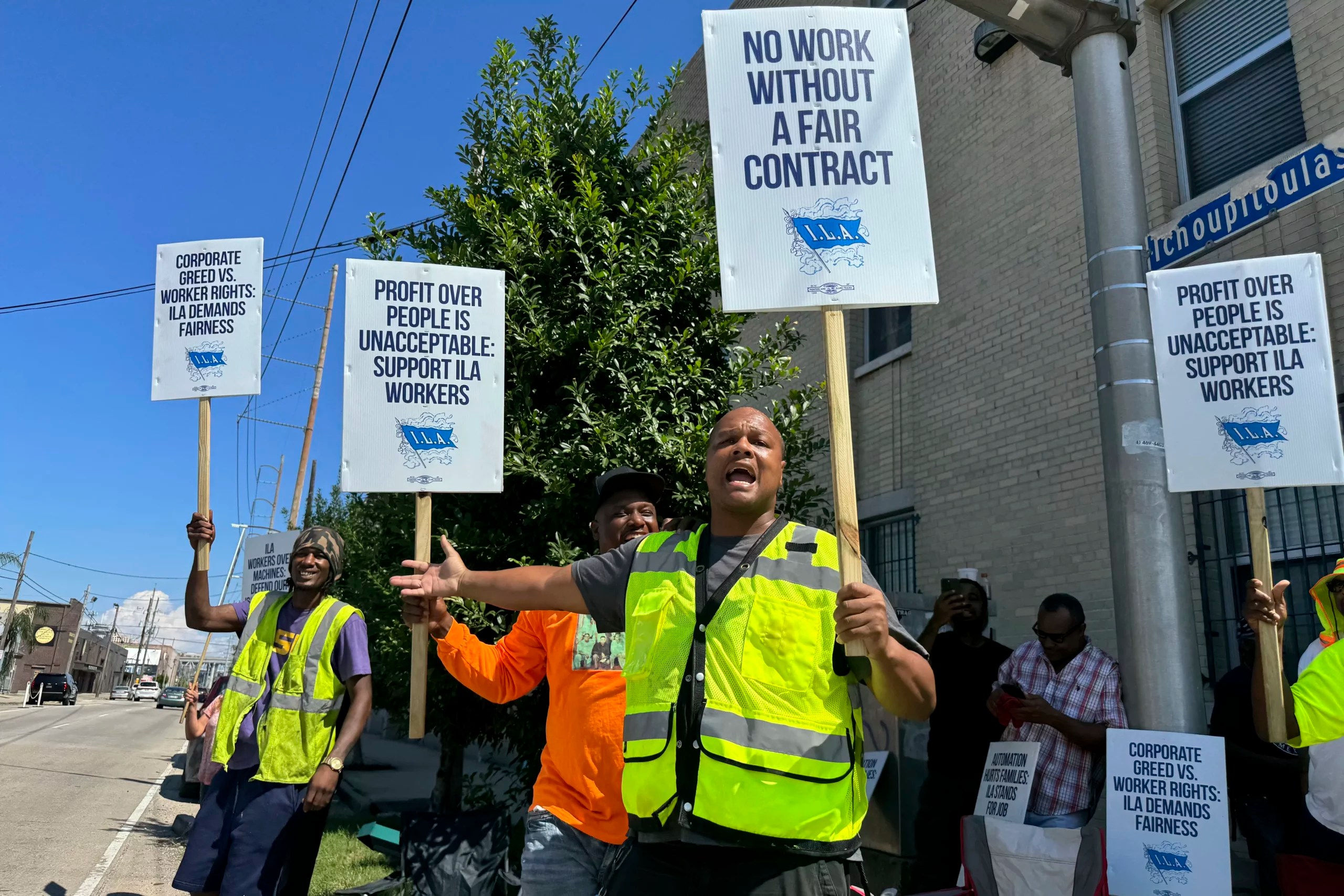 New Washington law granting unemployment benefits to striking workers draws praise, concern