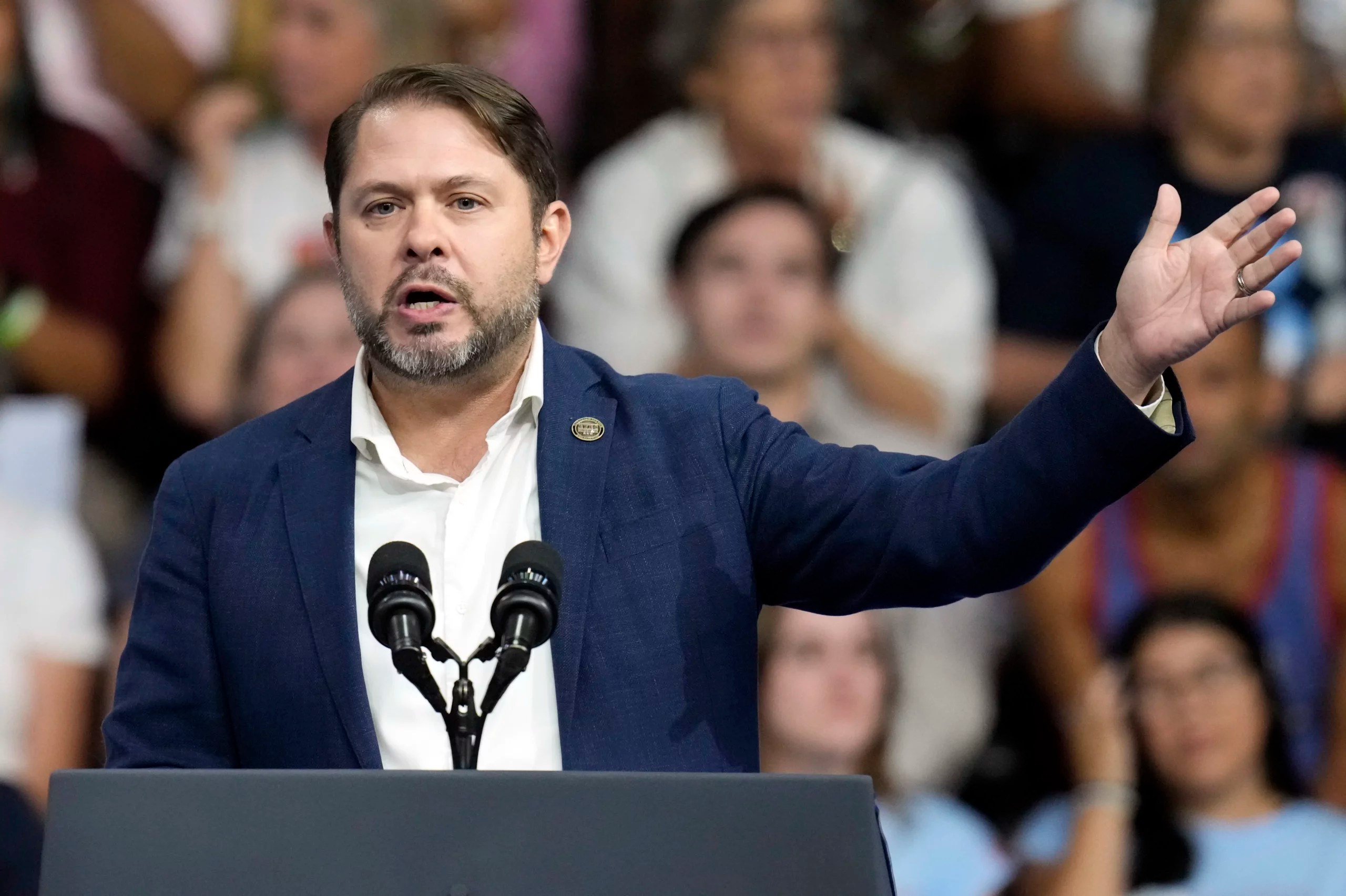 Three swing-state Democrats break out with leads over GOP that far outperform Harris: Poll