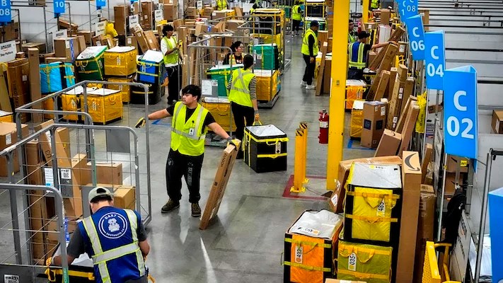 GDP grew at 2.8% rate in third quarter, revision shows