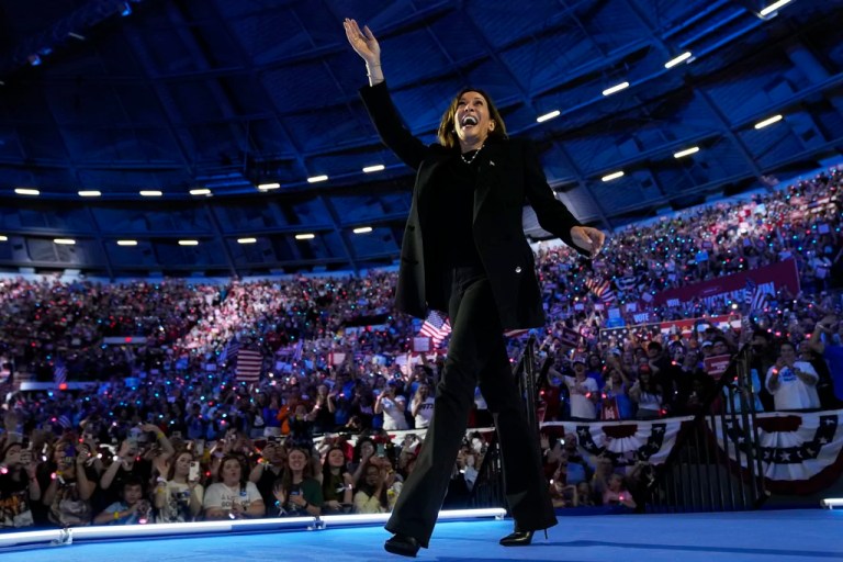 WATCH LIVE: Harris campaigns in Las Vegas with Jennifer Lopez