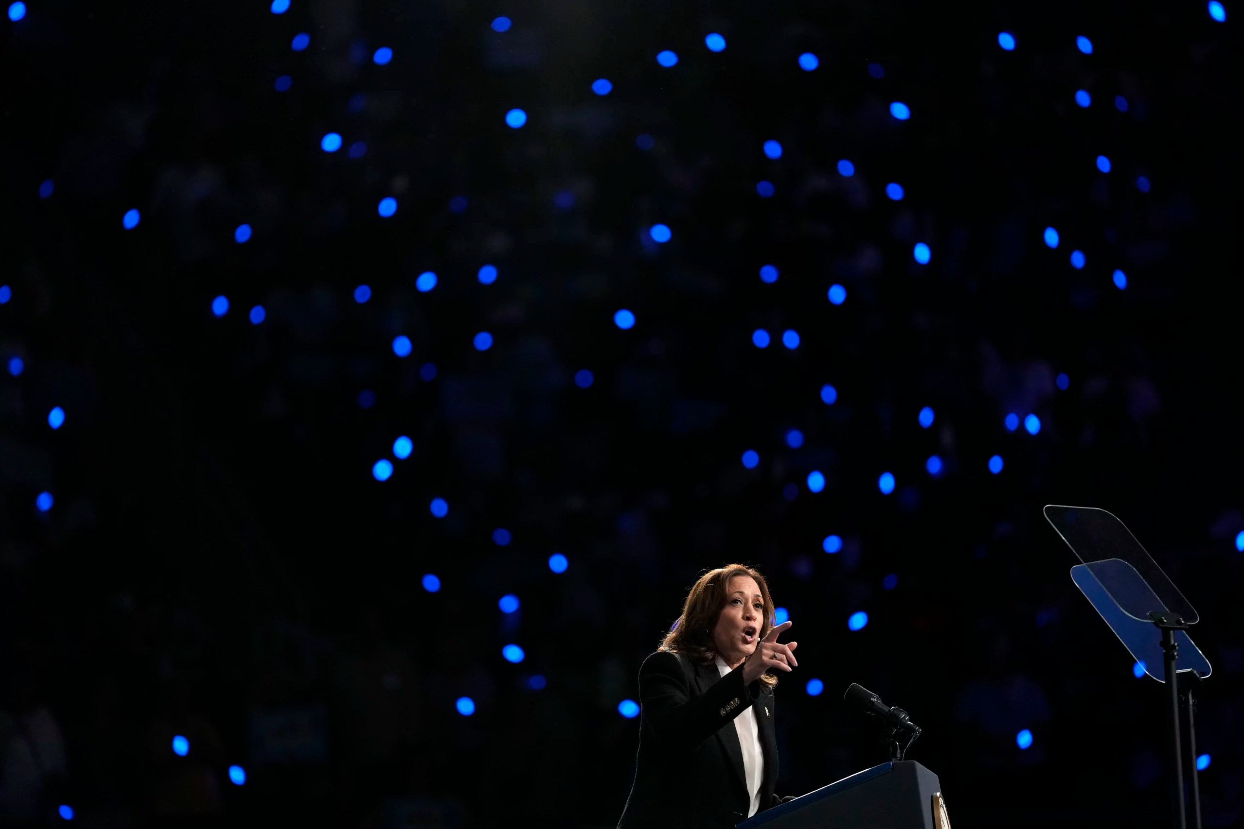 WATCH LIVE: Harris speaks at rally in Lansing, Michigan