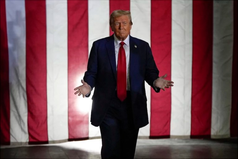 WATCH LIVE: Trump appears at Tucker Carlson event in Arizona