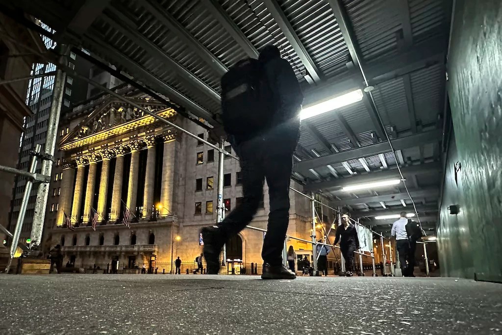 With poll accuracy uncertain, voters start looking to the stock market