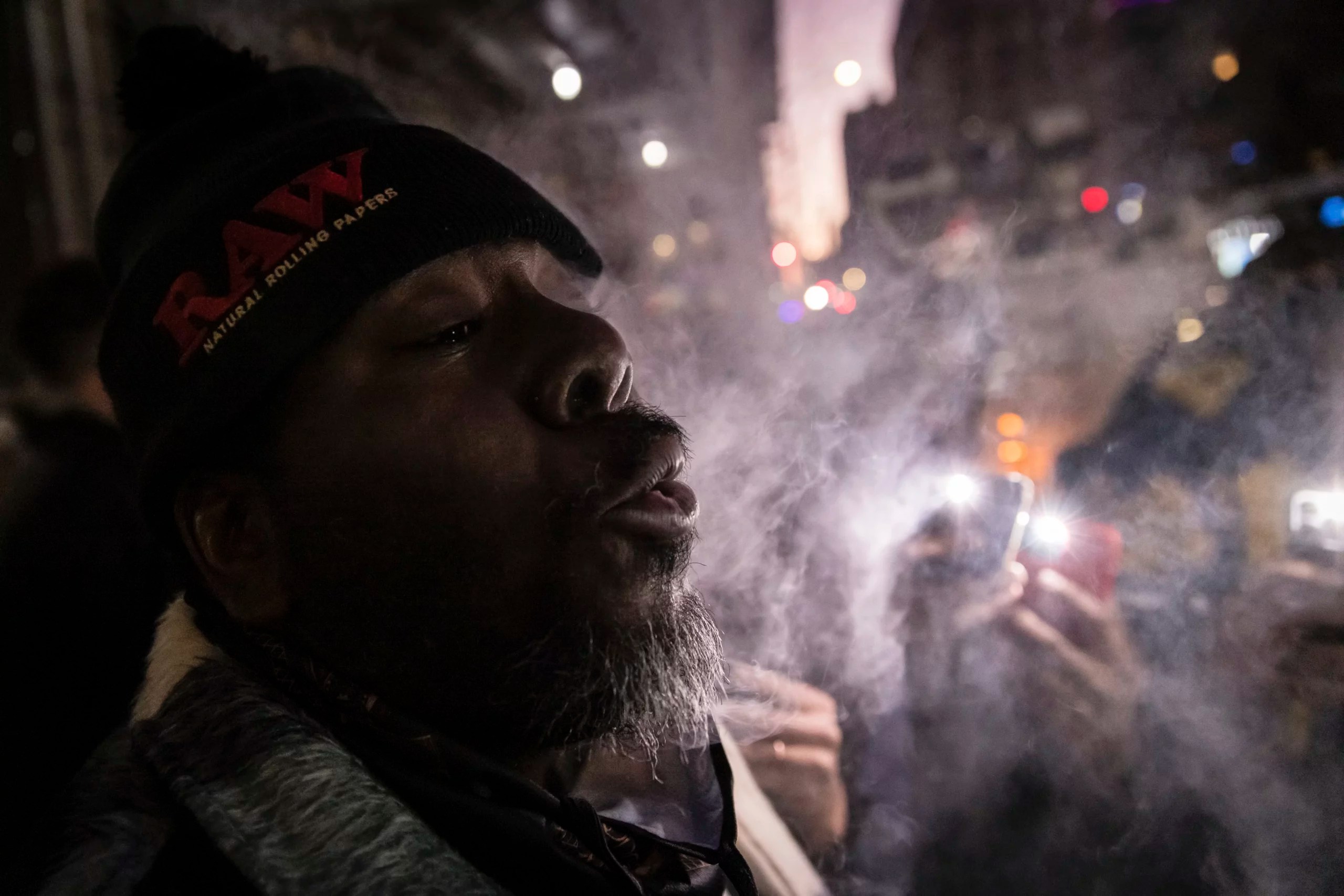 As illicit vapes flood the country, authorities ramp up enforcement