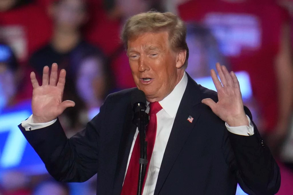 WATCH LIVE: Trump holds rally in Salem, Virginia
