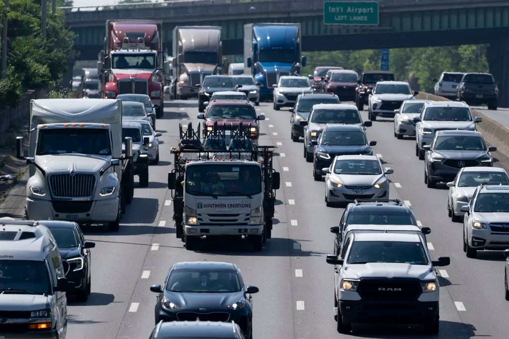 Illinois Secretary of State aims to curb distracted driving ‘epidemic’