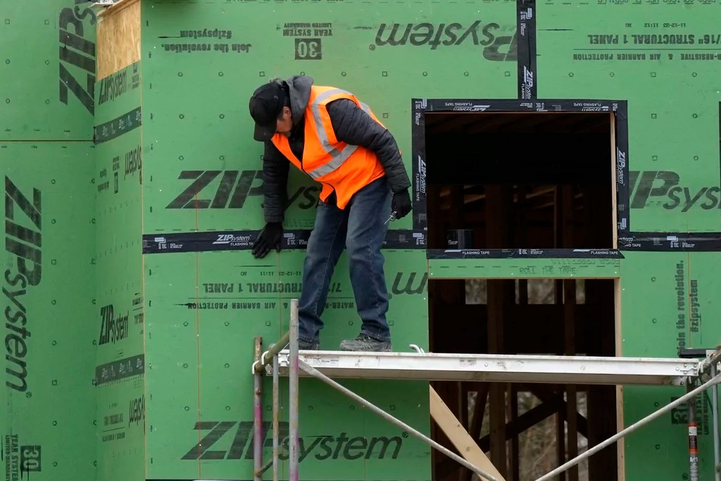 Jobs report: Employment for native-born and foreign-born workers in October