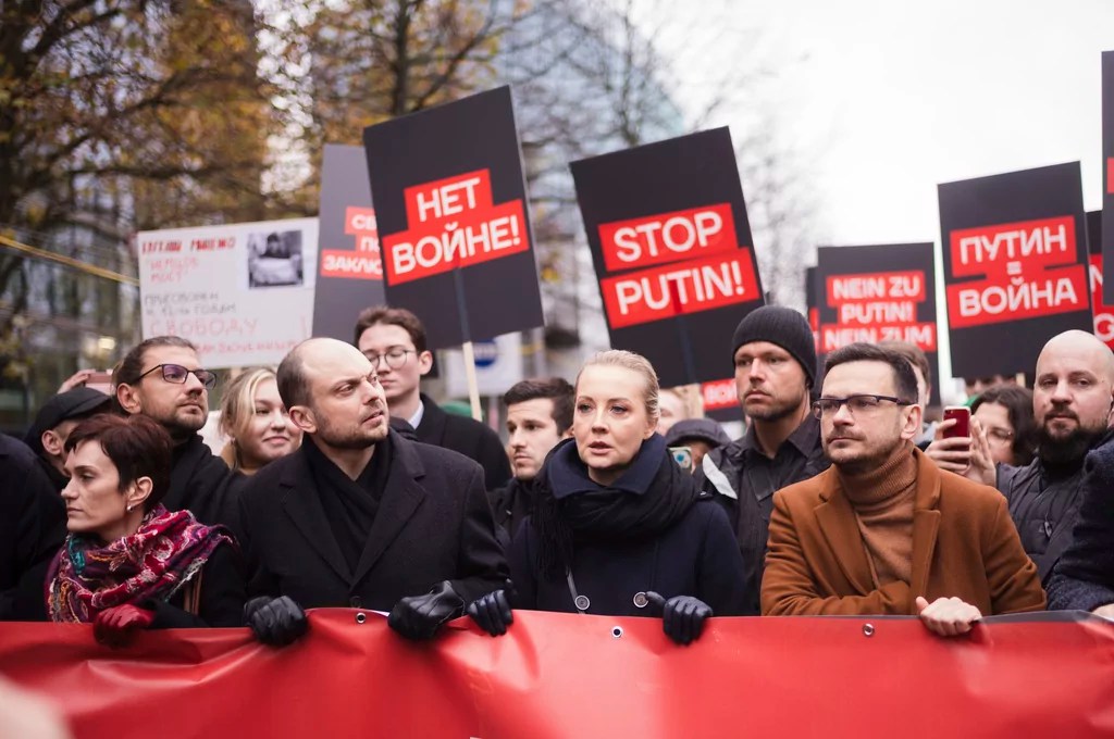 Putin critics lead a march in Berlin calling for democracy in Russia and an end to war in Ukraine