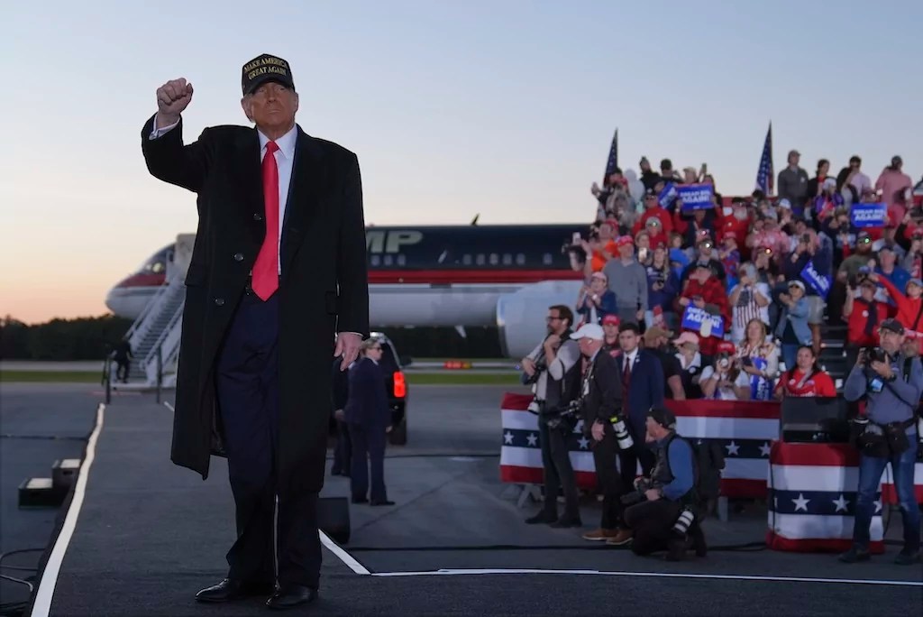 WATCH LIVE: Trump holds final campaign rally in Grand Rapids, Michigan