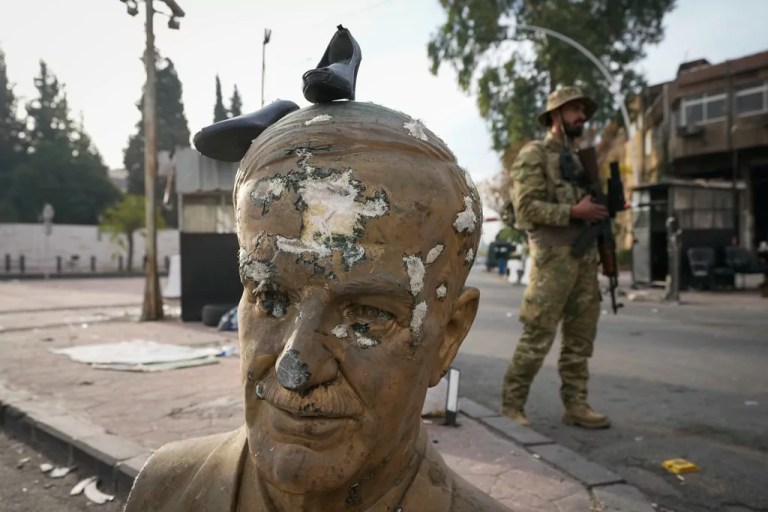 Syrian rebels desecrate tomb of Bashar Assad’s father