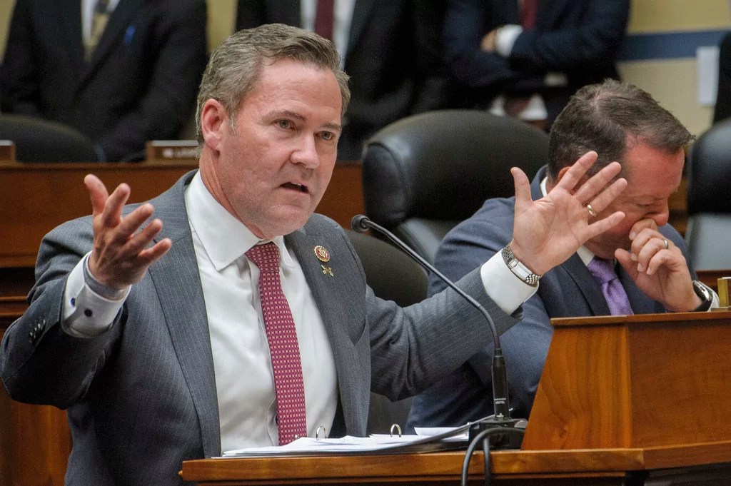 US needs to go on offensive following massive Chinese cyberattack, Waltz says