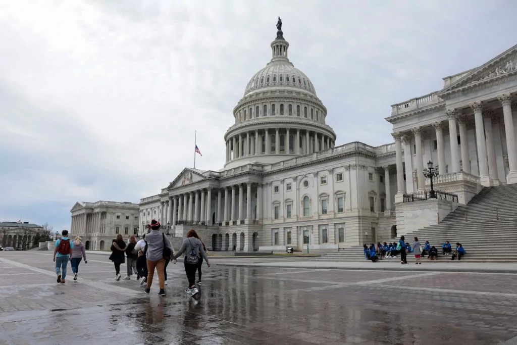 End Congress’s irresponsible Christmas tradition