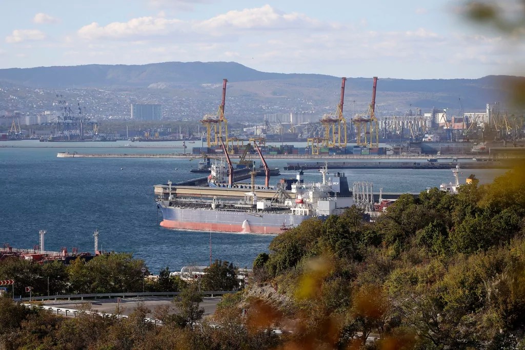 Biden cracks down on Russia’s energy sector in new sanctions