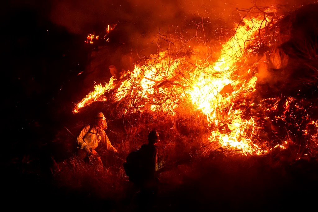 Congress advances wildfire reduction bill as CA blocks wildfire prevention funding