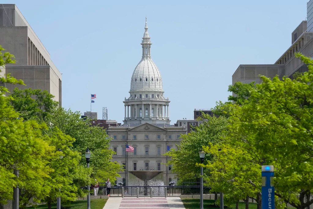 Michigan’s new GOP House majority takes first swing at Whitmer’s lobbying influence