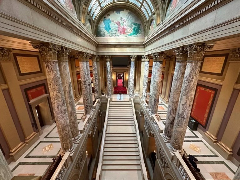 Minnesota Democrats win Senate majority in crucial special election