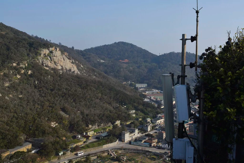 Taiwan claims China cut underwater internet cable