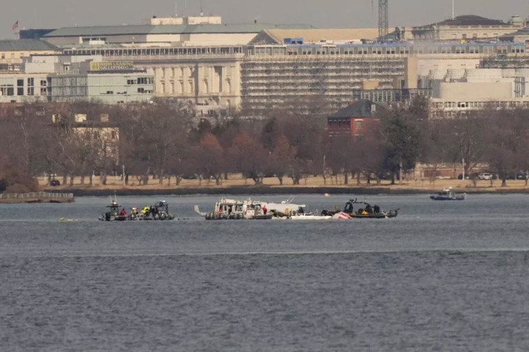 WATCH LIVE: NTSB hold press briefing on DC plane crash investigation