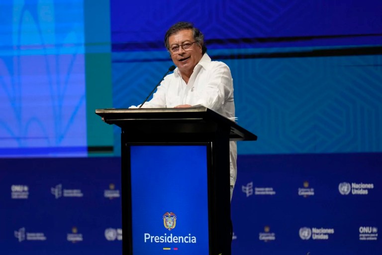 Colombian president urges illegal immigrants to return from US