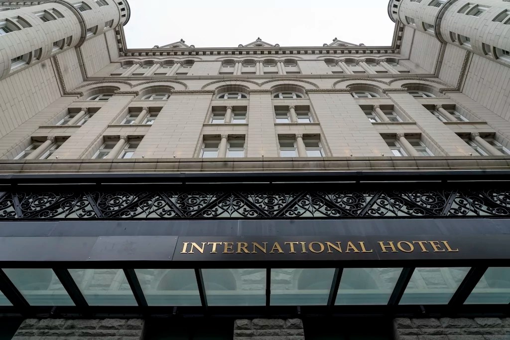 Trump Organization looking into buying back DC hotel
