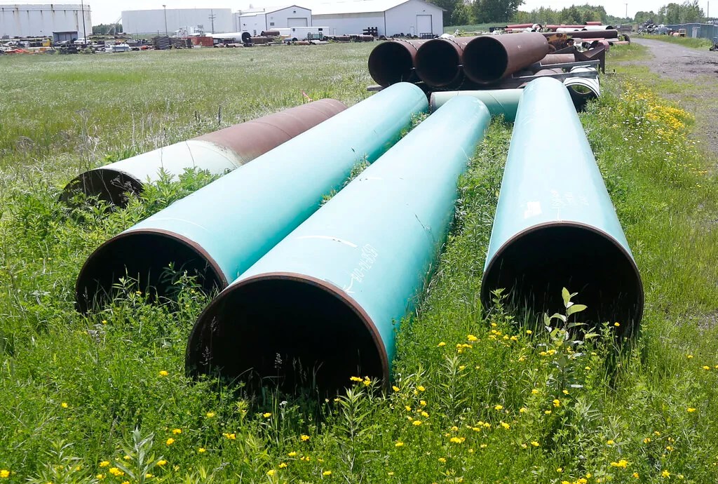 Trump moves to roll back environmental rules blamed for holding up construction