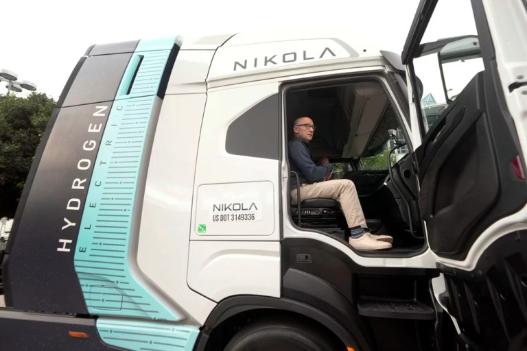 Electric vehicle maker Nikola files for bankruptcy