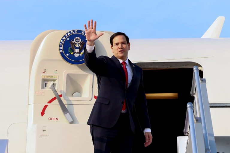 Should Marco Rubio resign?