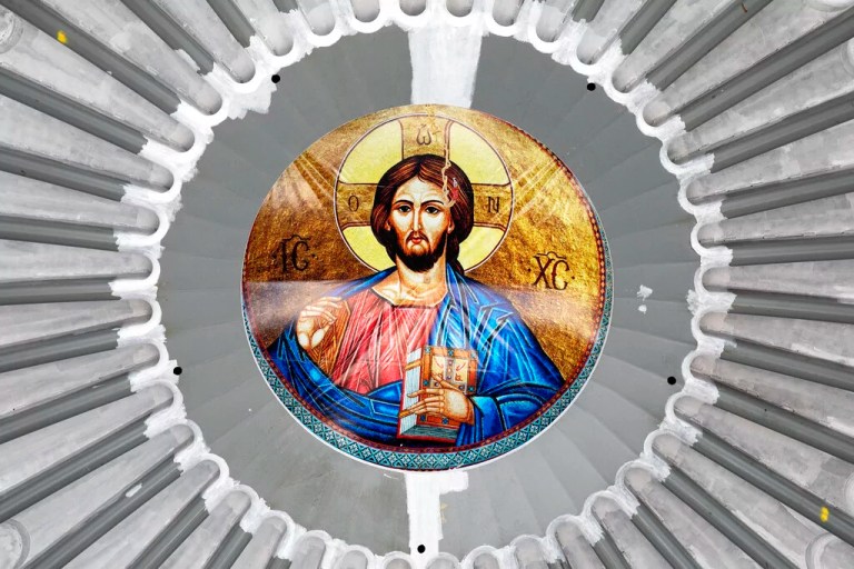 Study finds yearslong decline of Christianity in US has halted