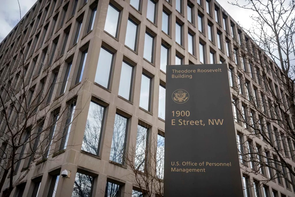 Trump administration looks to reassure federal employees that resignation offer is real