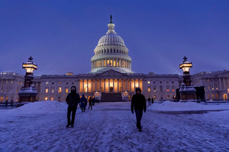 Snow prompts OPM to send federal workers home early during first week back in office
