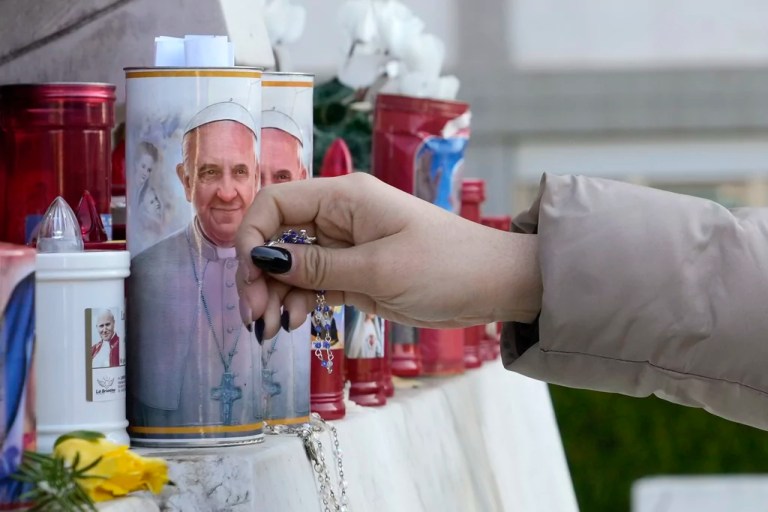 candel for pope francis