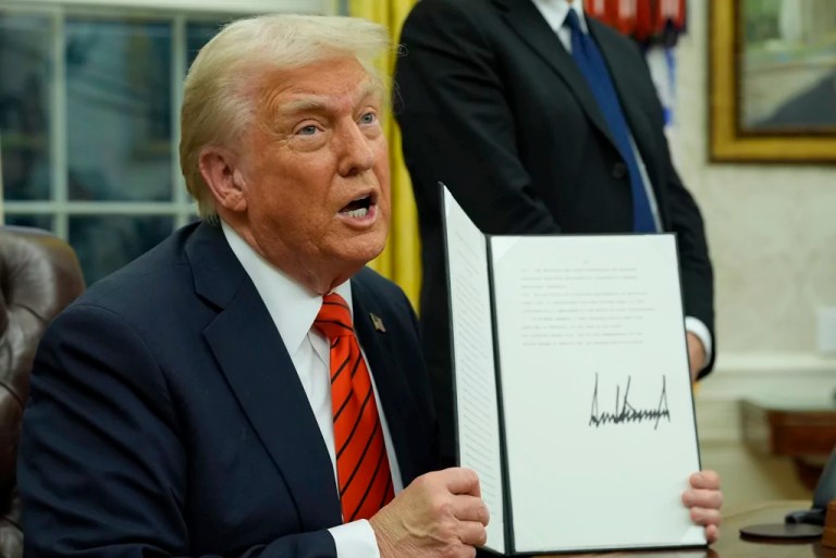 Trump signs plastic straw executive order, ending era of paper sippers