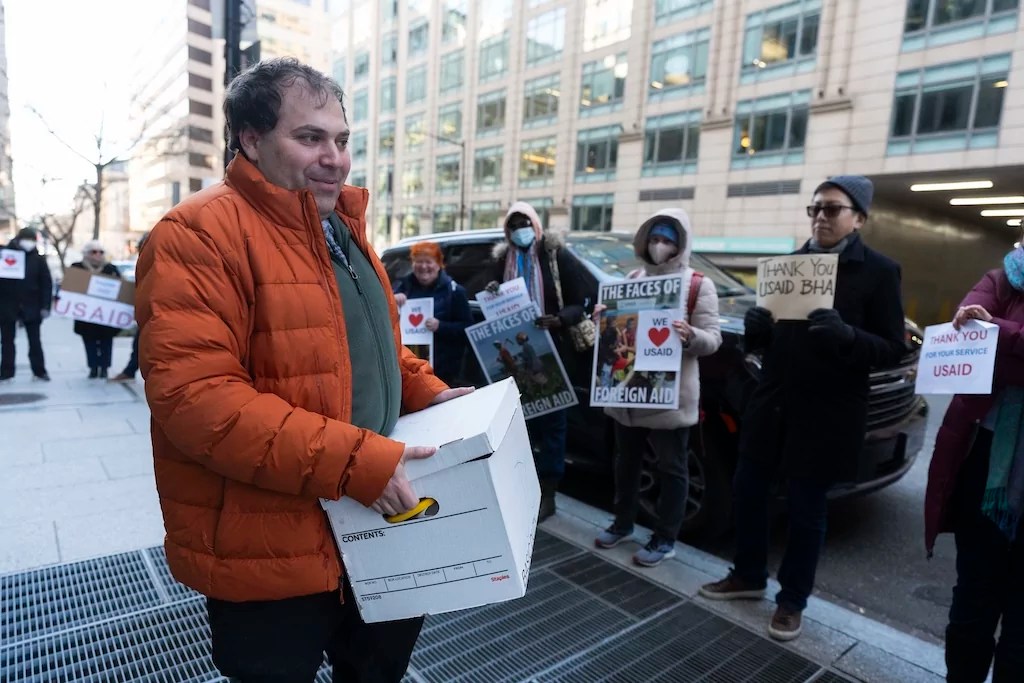 USAID staff given two days to clear out belongings as court demands unfreezing funds