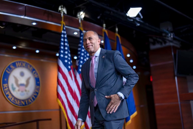 Hakeem Jeffries struggles to be the ‘man of the moment’ for leaderless Democrats