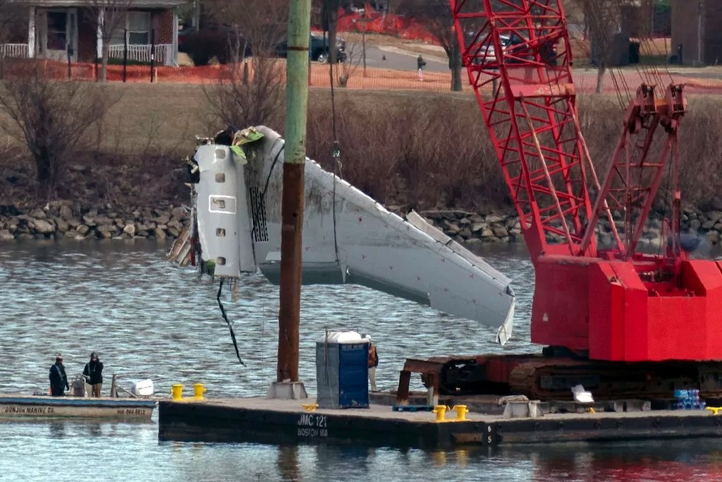 Congressional report finds Army at fault for Potomac plane crash