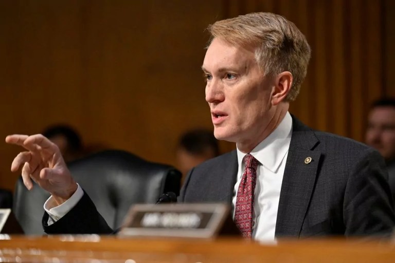 Lankford disagrees with calls for Zelensky to resign: ‘Would spiral Ukraine into chaos’