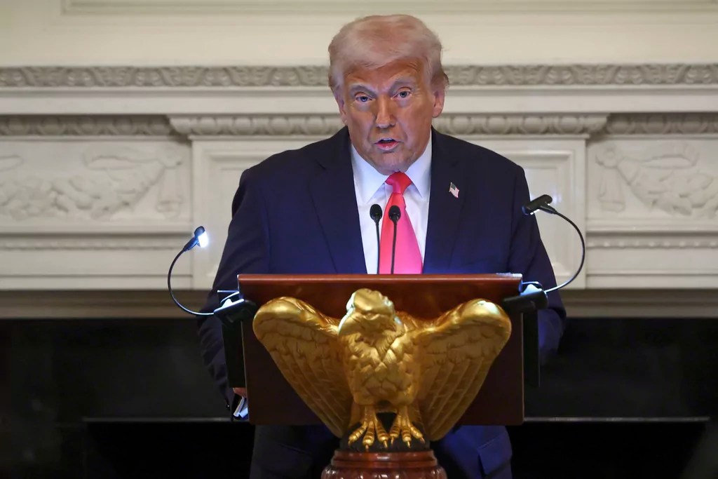 Trump seeks to build on record Muslim support for GOP during Ramadan dinner 