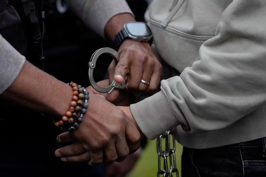IRS to give ICE illegal immigrants’ tax information to aid deportation effort