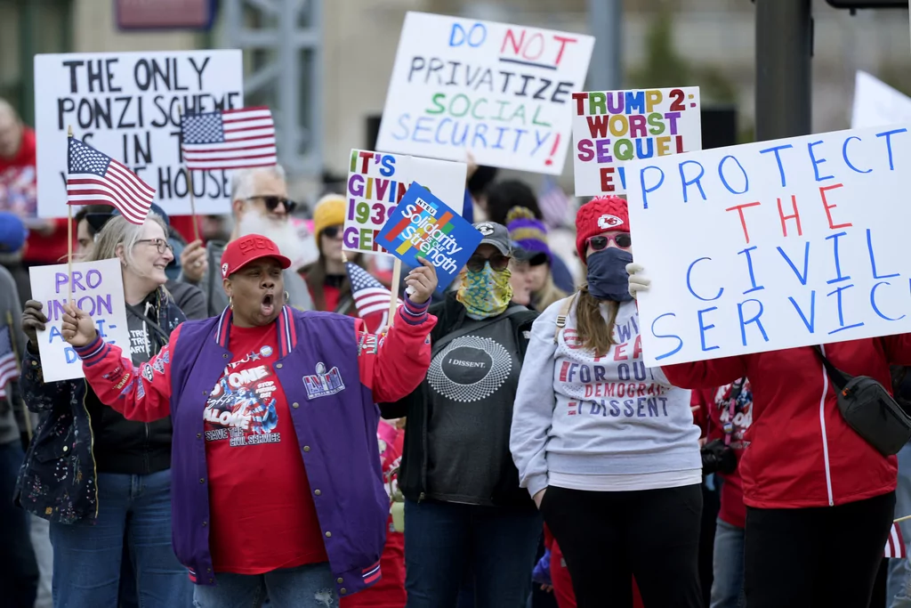 IRS shake-up causes ‘absolute chaos’ amid agency’s busiest time of year