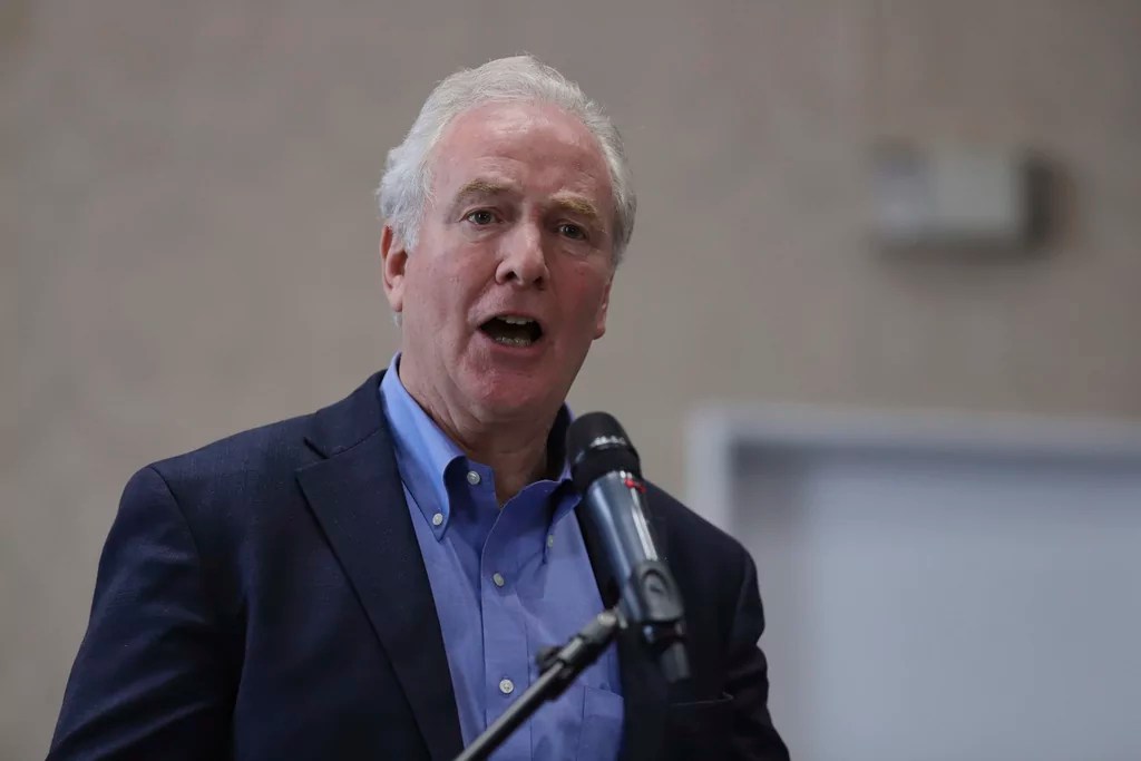 Chris Van Hollen vows to visit El Salvador if Maryland man deported there isn’t returned by midweek
