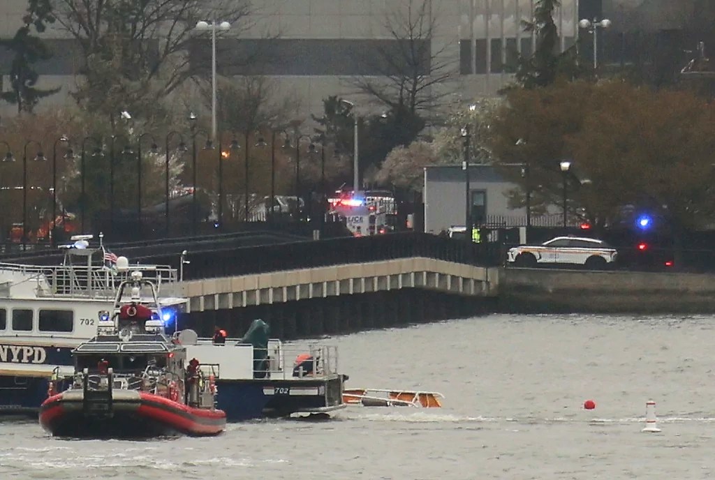 Six dead after helicopter crashes in NYC’s Hudson River
