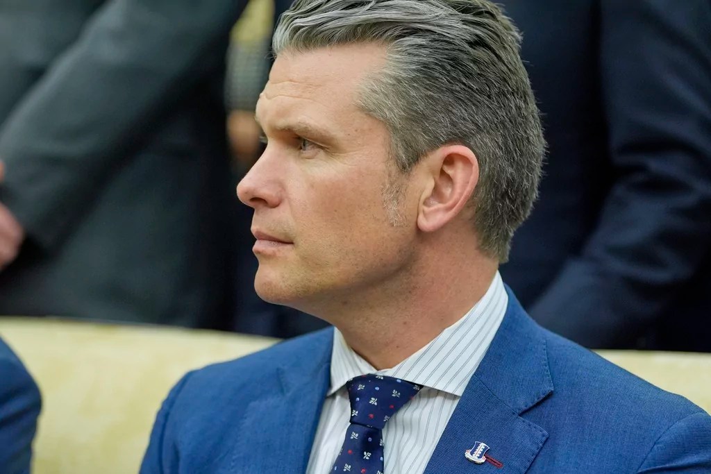 White House stands by Pete Hegseth amid new Signal allegations
