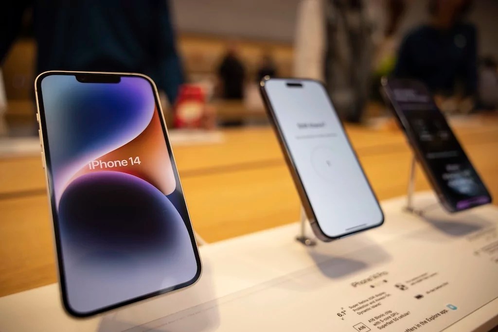 Trump administration announces smartphones and other electronics exempt from new tariffs