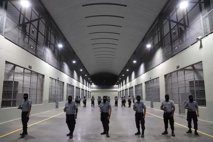 ICE admits ‘administrative error’ in sending protected Maryland resident to Salvadoran prison