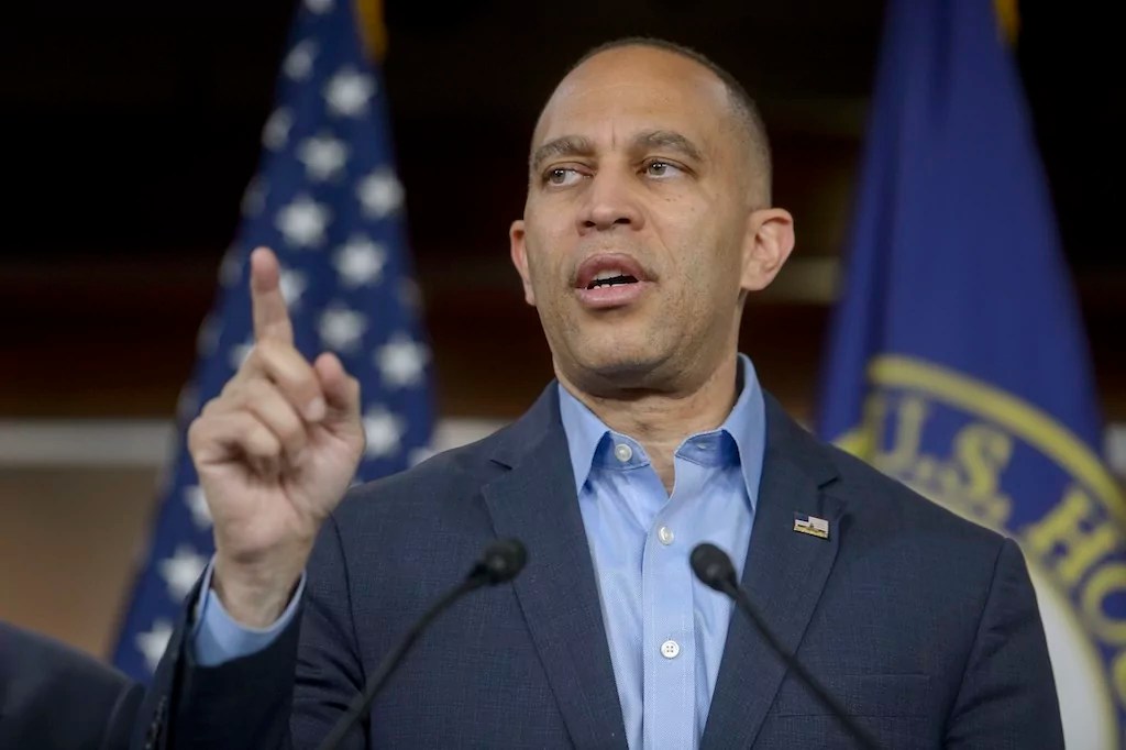WATCH LIVE: Hakeem Jeffries holds press conference after House GOP rules vote fails