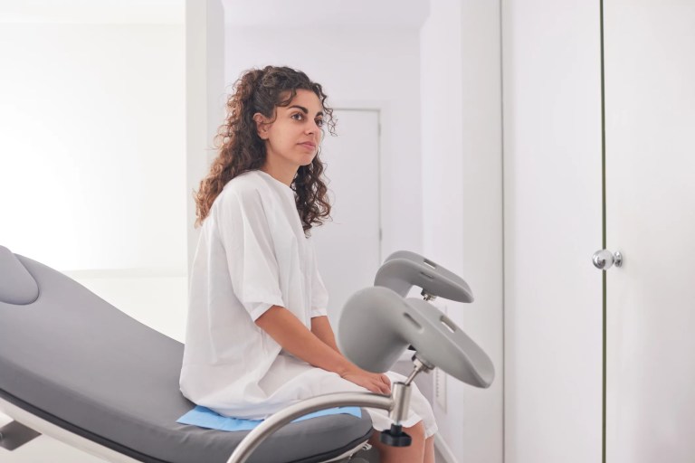 OB-GYNs haven’t moved out of anti-abortion states post-Dobbs, study finds