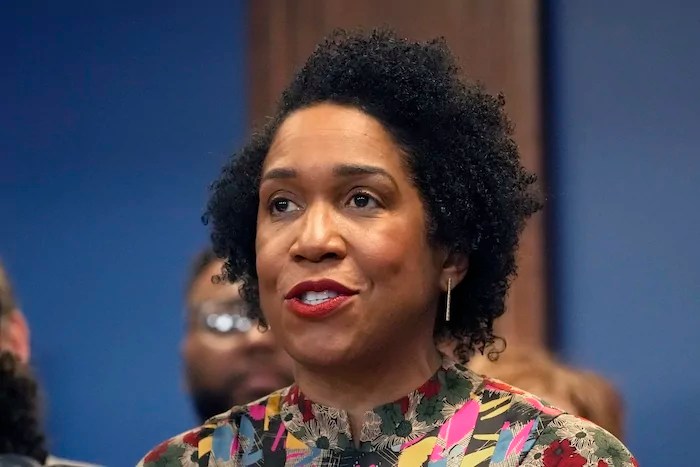 Illinois lieutenant governor announces run for Senate after Durbin retirement announcement