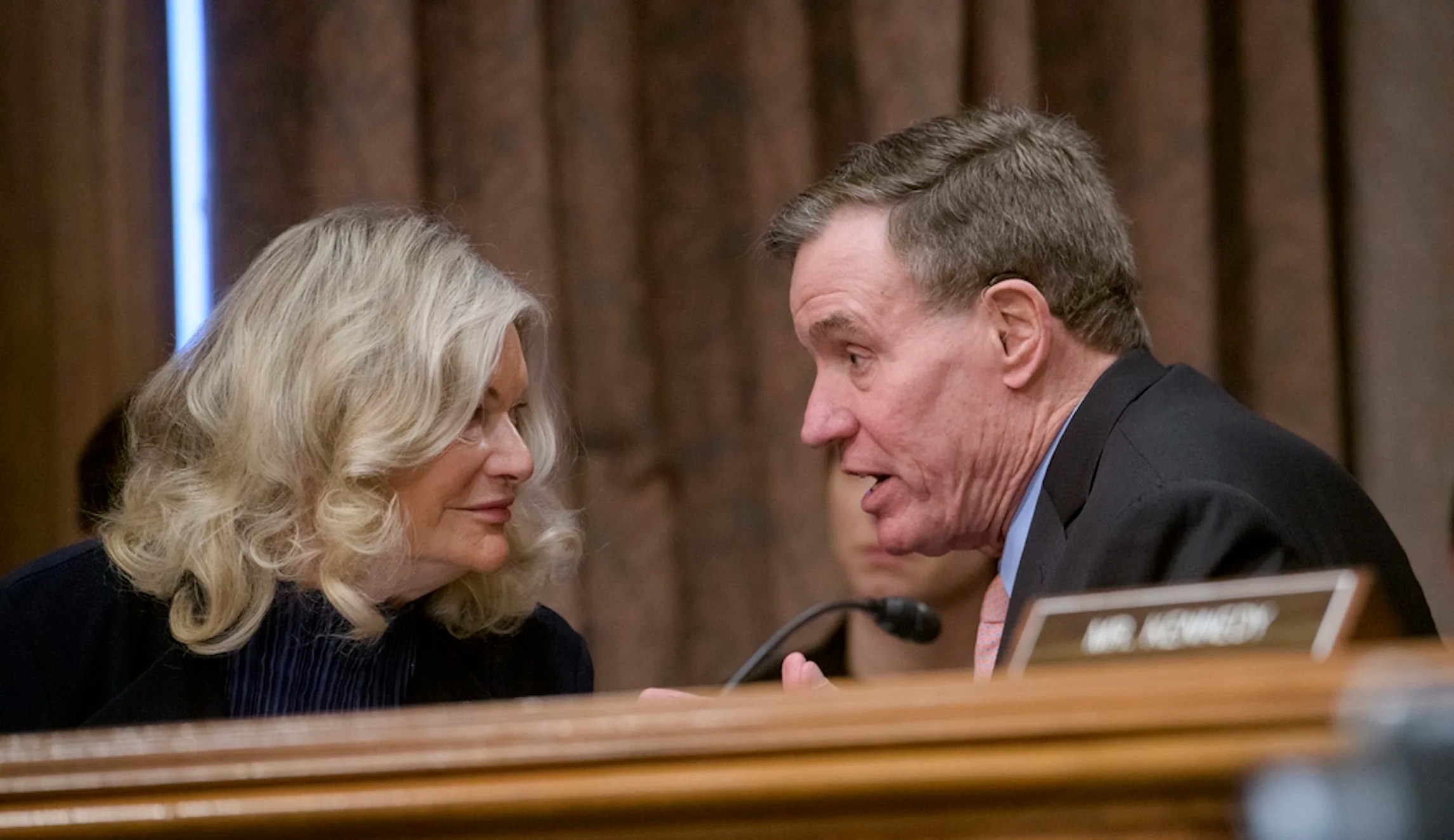 Crypto bill clears first Senate hurdle after Democrats drop rebellion