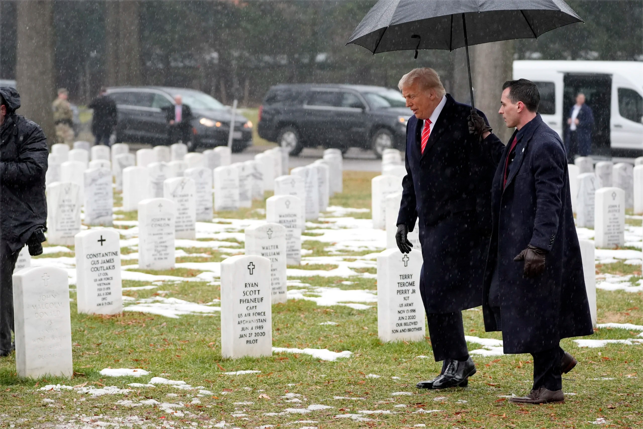 WATCH LIVE: Trump to deliver Memorial Day remarks at Arlington National Cemetery